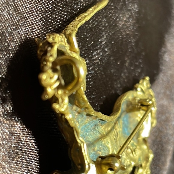 MMA Gold plated Unicorn Pendant BroochVintage Metropolitan Museum of the Arts - Picture 6 of 7